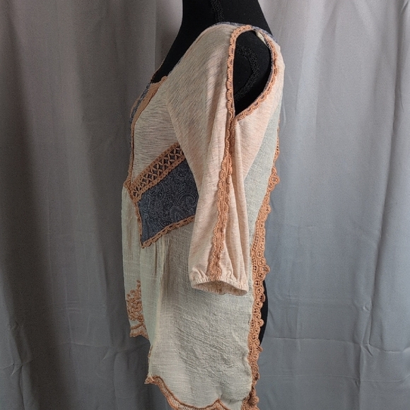 Women's Boho Chic Top - Cream and Blue - Picture 5 of 8